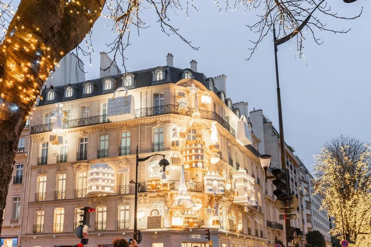 Luxury And Elegance Georges V Daire Paris Fransa